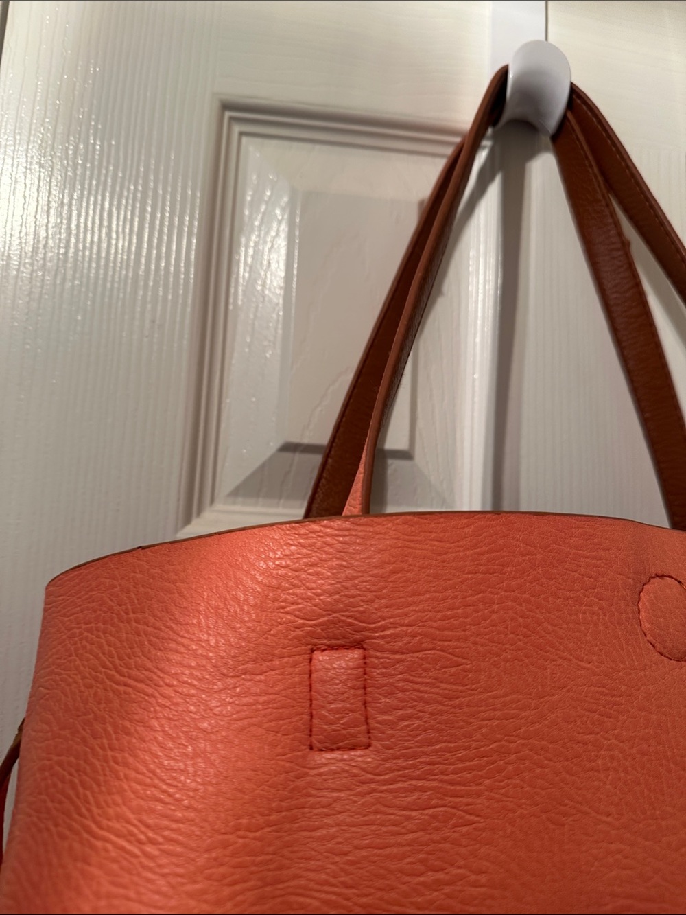 Bass Coral Orange Leather Tote with Matching Wristlet - Picture 4 of 11